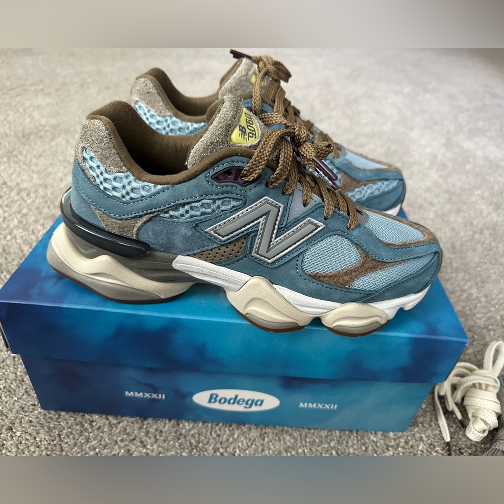 New Balance 90/60 x Bodega New Discovery